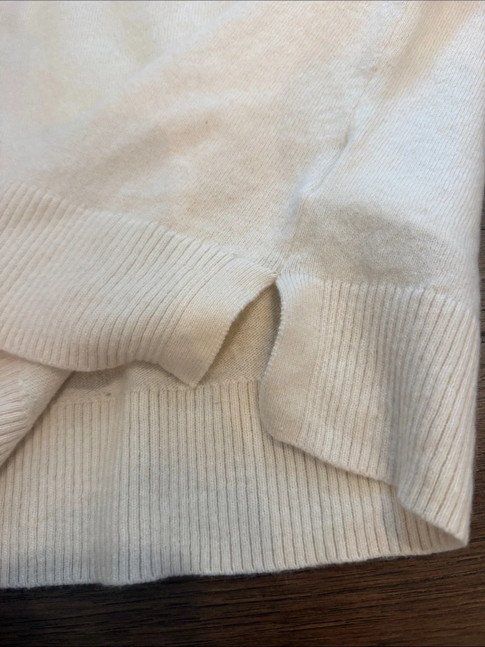 J. Crew Cream Crewneck Sweater Size Medium - C27-102